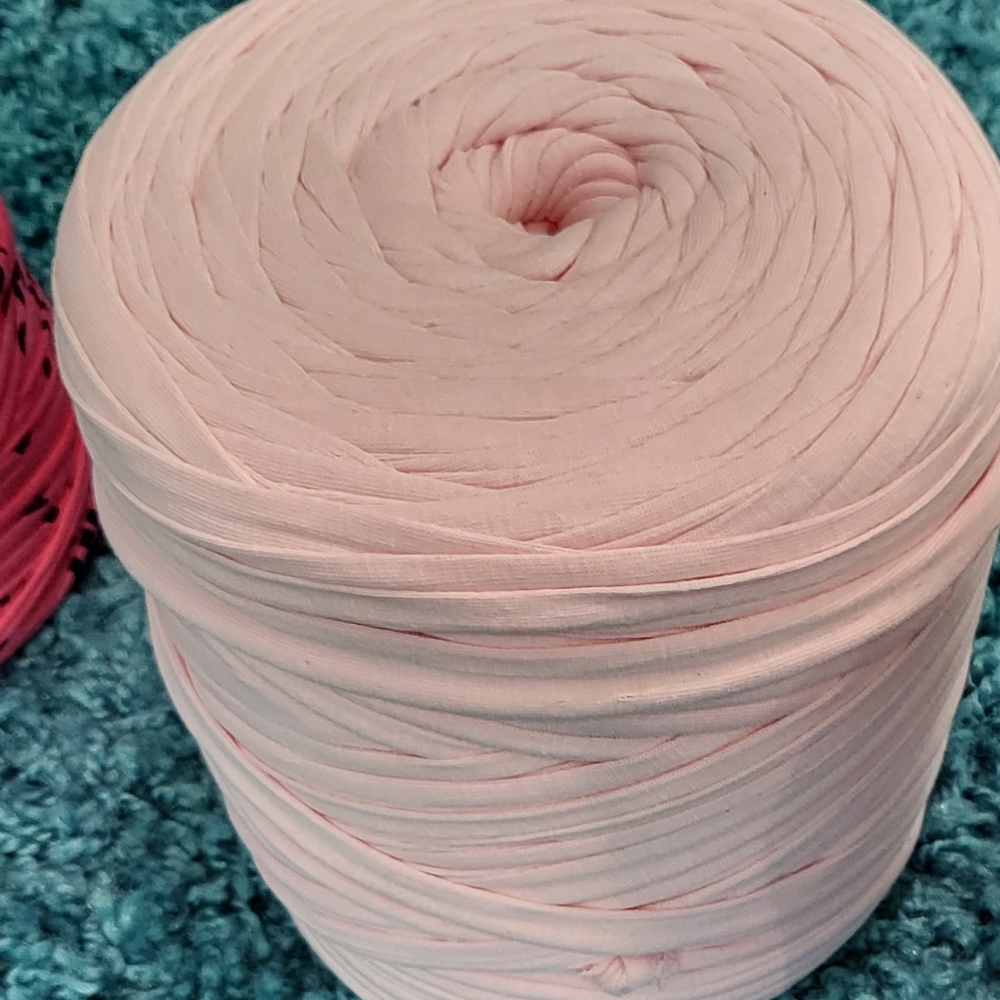 Hoooked Zpagetti tshirt ribbon yarn NWT 131yards light soft pink